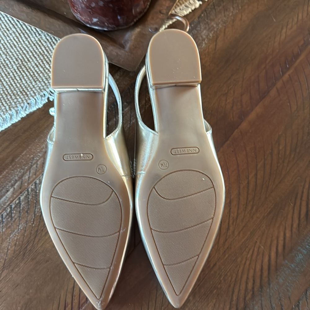 Nine West Gold Women's Shoes - Picture 3 of 4